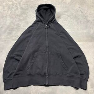 Vintage Y2K/2000s Black Blank Essential Zip Up Hoodie! Fits L